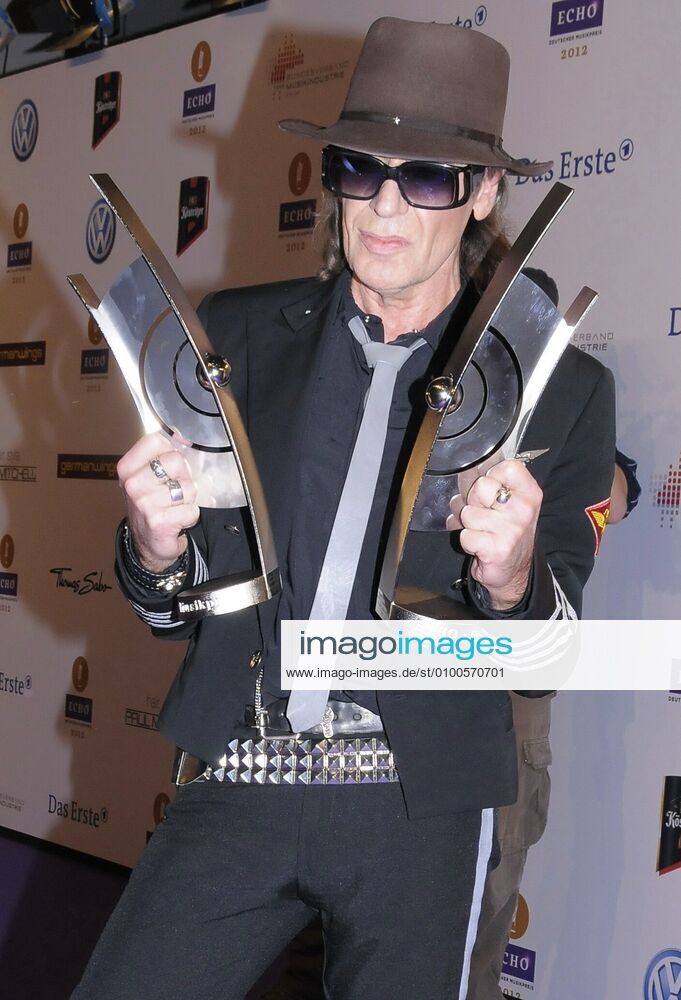 105 Udo Lindenberg bei der Echo Verleihung 2012 in der Messe Berlin am 22.03.12, Roter Teppich, Berlin Deutschland, Germany