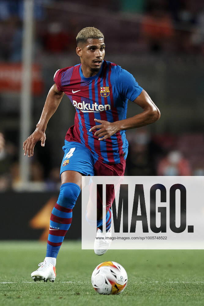 FC Barcelona, Barca v Real Sociedad - La Liga Santander Ronald Araujo of Barcelona runs with the ball during the La Liga Santader match between FC Barcelona and Real Sociedad at Camp Nou on August 15, 2021 in Barcelona, Spain. Barcelona Spain breton-fcbarcel210815_nptoB