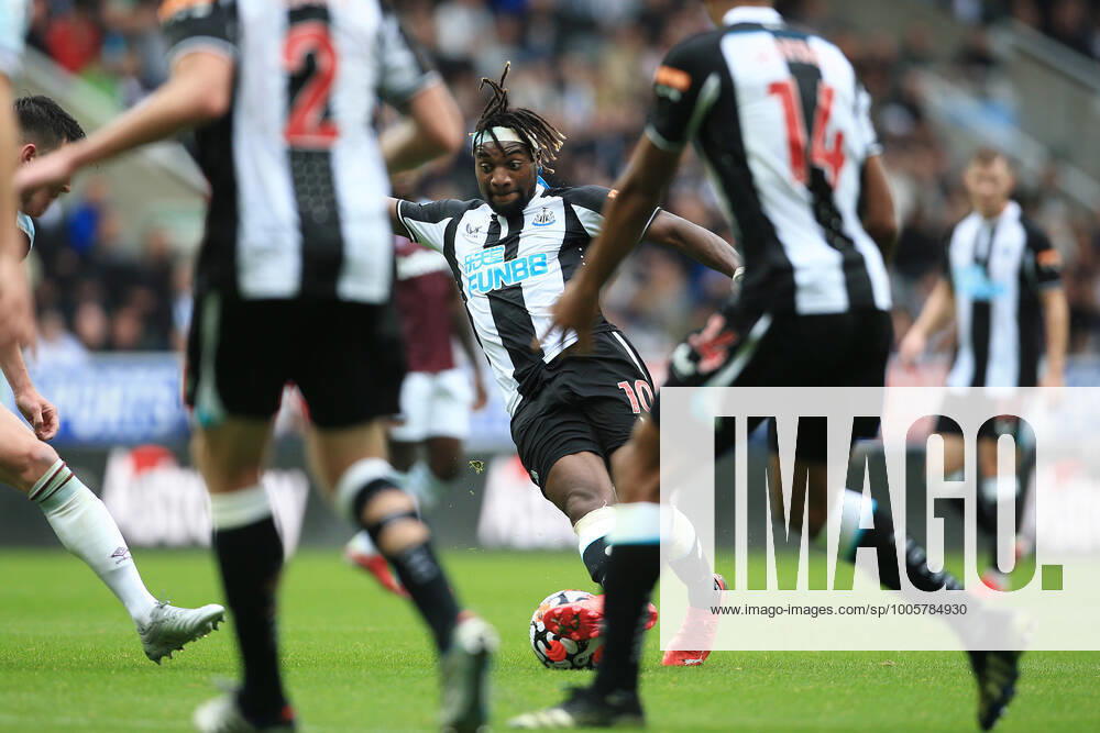 Football - Premier League - Newcastle United v West Ham United 15th August 2021 - Premier League - Newcastle United v West Ham United - Allan Saint-Maximin of Newcastle United - Photo: Simon Stacpoole Offside. Newcastle-upon-Tyne UK