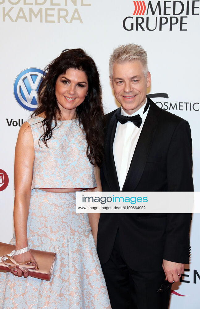 15 Michael Mittermeier und Ehefrau Gudrun bei der Verleihung der Goldenen Kamera 2019 im Flughafen Tempelhof am 30.2.2019 in Berlin. Berlin Deutschland, Germany