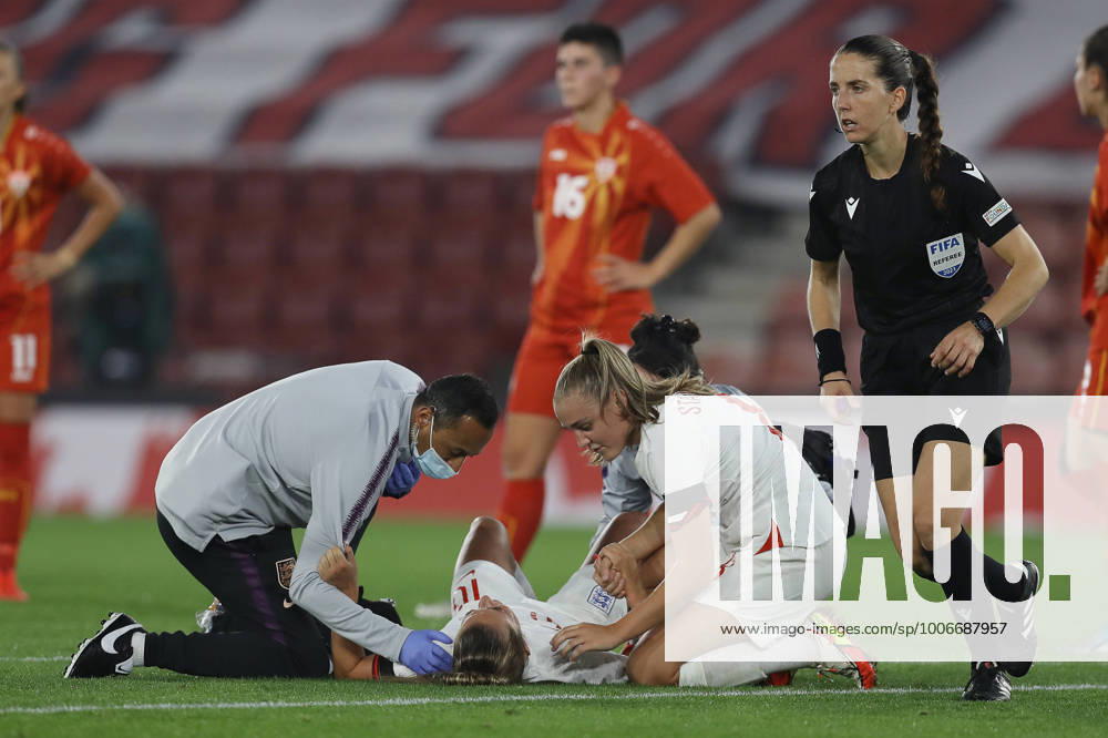 Southampton, England, 17th September 2021. Ella Toone of England receives medical attention during the FIFA 2023 Women s World Cup Qualifying match at St Mary s Stadium, Southampton. Picture credit should read: Paul Terry Sportimage . SPI-1202-0014