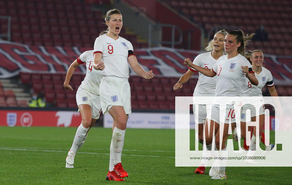 Southampton, England, 17th September 2021. Ellen White of England celebrates after she scores to make it 4-0 during the FIFA 2023 Women s World Cup Qualifying match at St Mary s Stadium, Southampton. Picture credit should read: Paul Terry Sportimage . SPI-1202-0020