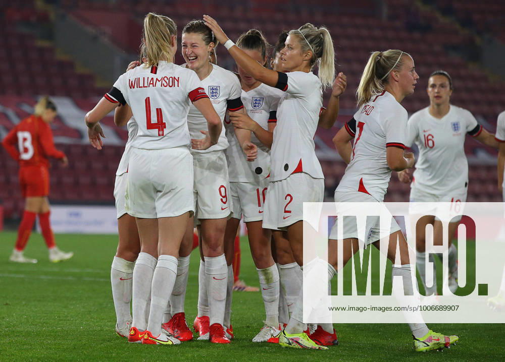 Southampton, England, 17th September 2021. Ellen White of England celebrates after she scores to make it 4-0 during the FIFA 2023 Women s World Cup Qualifying match at St Mary s Stadium, Southampton. Picture credit should read: Paul Terry Sportimage . SPI-1202-0021