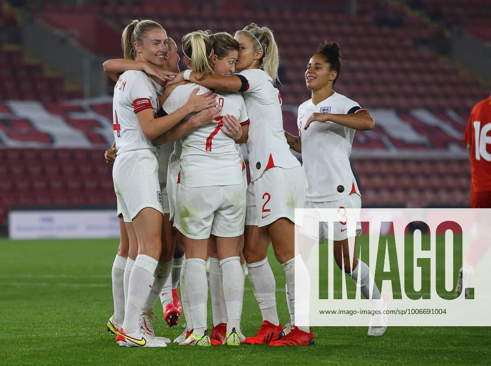 Southampton, England, 17th September 2021. Ellen White of England celebrates with team mates after scoring to make it 4-0 during the FIFA 2023 Women s World Cup Qualifying match at St Mary s Stadium, Southampton. Picture credit should read: Paul Terry Sportimage . SPI-1202-0040