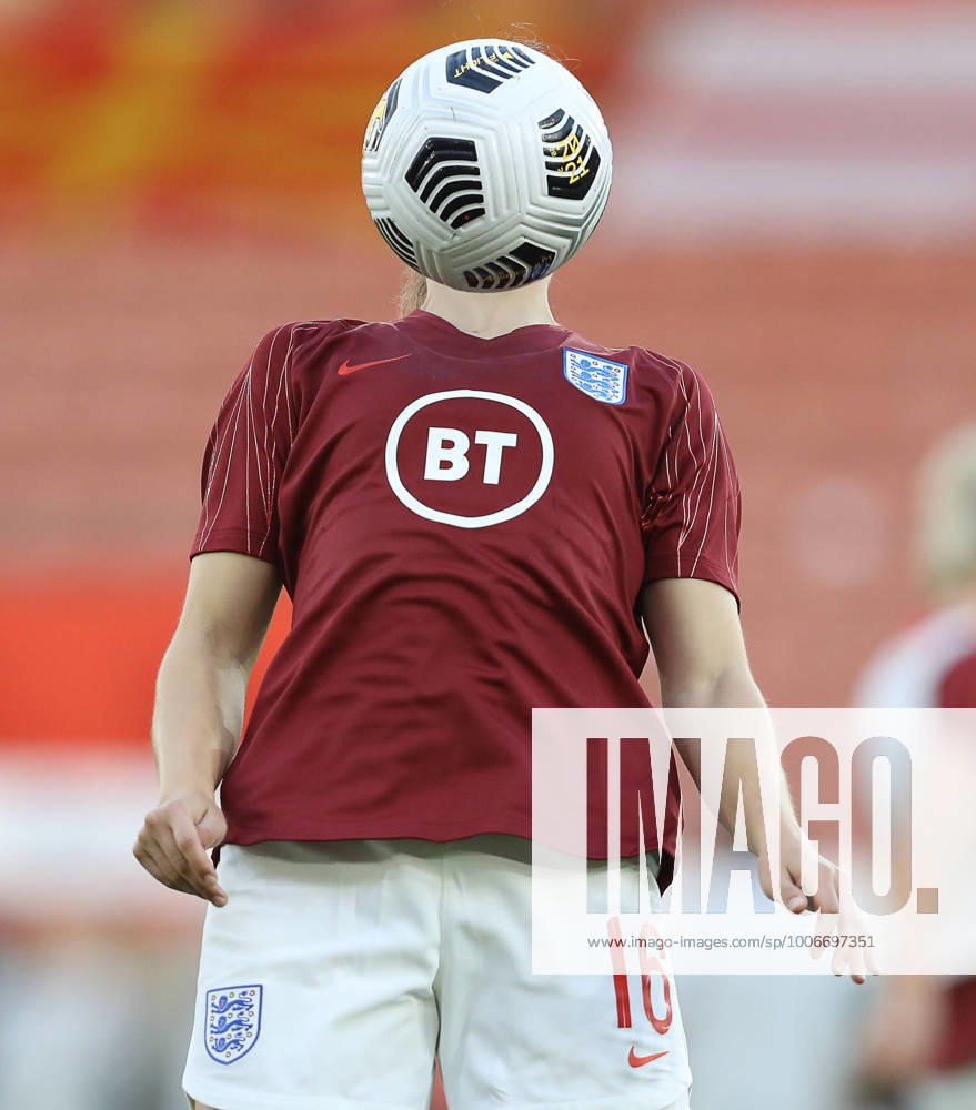 Southampton, England, 17th September 2021. Lotte Wubben-Moy of England warms up ahead of the FIFA 2023 Women s World Cup Qualifying match at St Mary s Stadium, Southampton. Picture credit should read: Paul Terry Sportimage . SPI-1202-0126