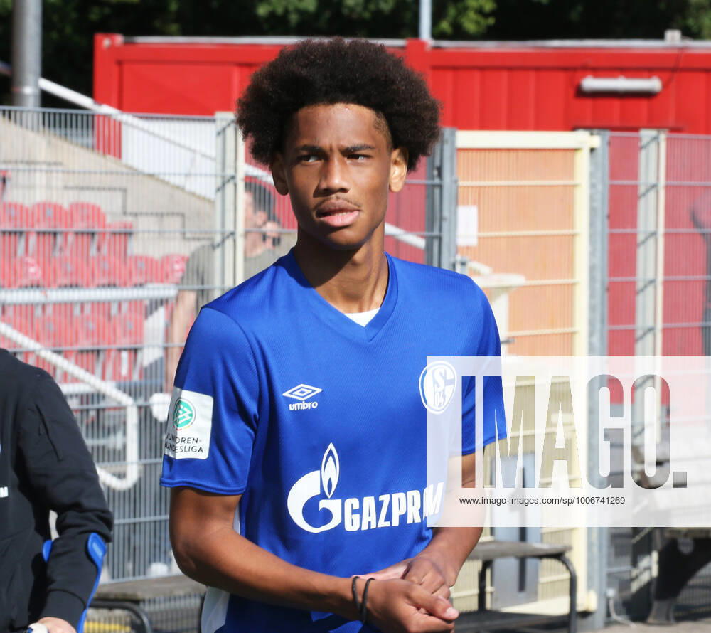 A Junioren Bundesliga Staffel West, Saison 2021 2022, 2. Spieltag, Fortuna Düsseldorf U 19 - Schalke U 19, -- Sidi Guessor Sane ( Schalke U 19 ) Portrait