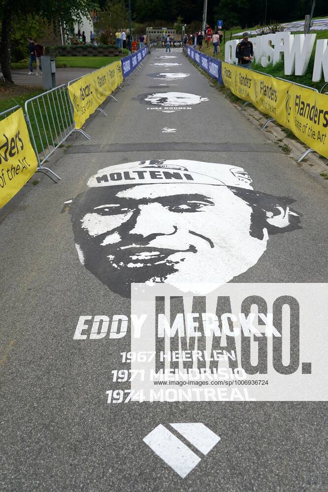 Tribute on the road to Eddy Merckx in the elite men road race of the UCI World Championships Road cycling, Rad, Radsport, Strasse Flanders 2021 on Sunday 26 September 2021 at Leuven in Belgium. Photo by SCS Soenar Chamid AFLO (HOLLAND OUT) Noxthirdxpartyxsales,xHOLLANDxOUT (170574655)