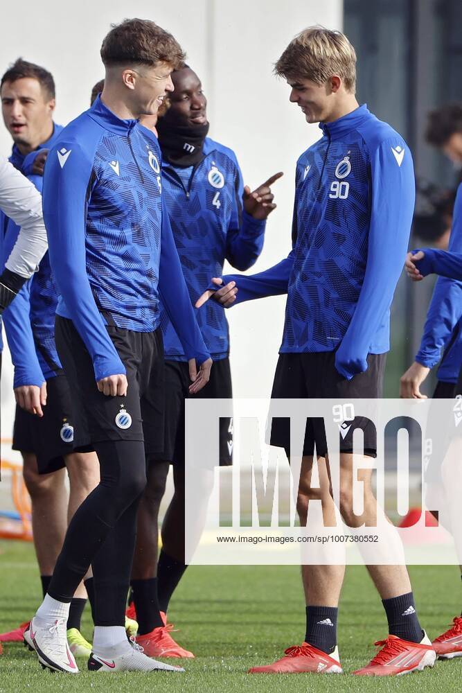 WESTKAPELLE, BELGIUM - OCTOBER 18 : Jack Hendry defender of Club Brugge and Charles De Ketelaere midfielder of Club Brugge during a training session, ahead of the UEFA Champions League match against Manchester City, at the Belfius Basecamp on October 18, 2021 in Westkapelle, Belgium, 18 10 2021 ( Club Brugge v Manchester City - UEFA Champions League - media activities PhotoNews Panoramic