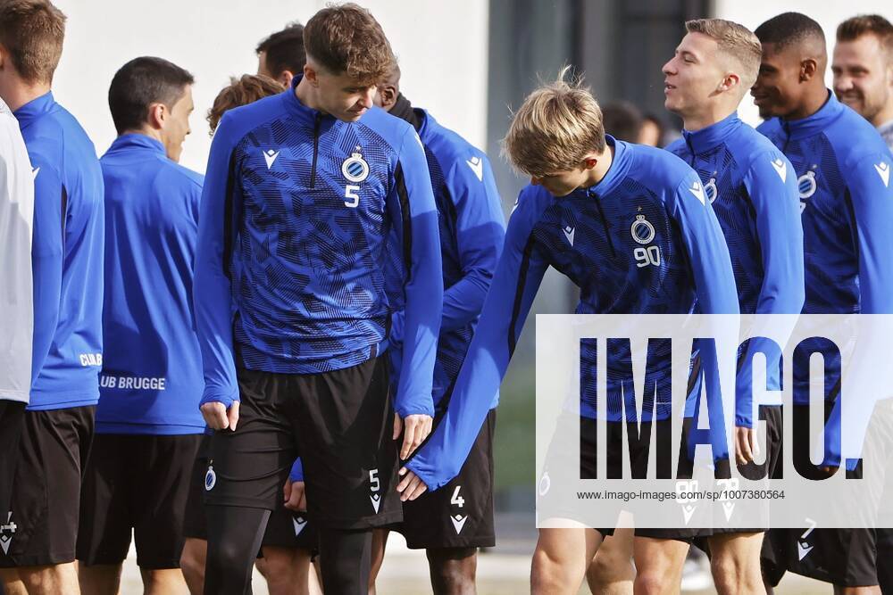 WESTKAPELLE, BELGIUM - OCTOBER 18 : Jack Hendry defender of Club Brugge and Charles De Ketelaere midfielder of Club Brugge during a training session, ahead of the UEFA Champions League match against Manchester City, at the Belfius Basecamp on October 18, 2021 in Westkapelle, Belgium, 18 10 2021 ( Club Brugge v Manchester City - UEFA Champions League - media activities PhotoNews Panoramic