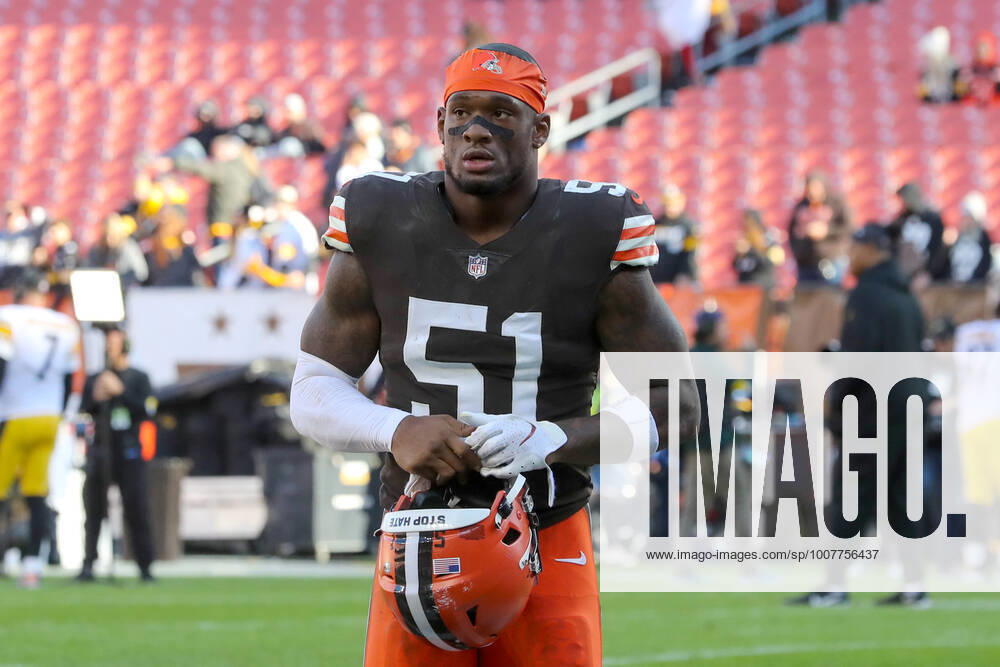 CLEVELAND, OH - OCTOBER 31:Cleveland Browns linebacker Mack Wilson (51) leaves the field following the National Football League game between the Pittsburgh Steelers and Cleveland Browns on October 31, 2021, at FirstEnergy Stadium in Cleveland, OH. (Photo by Frank Jansky Icon Sportswire) NFL, American Football Herren, USA OCT 31 Steelers at Browns Icon211031183