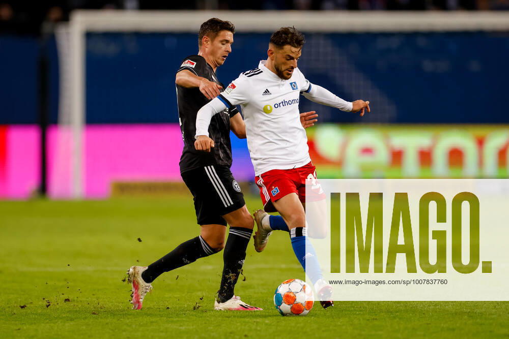 - Fußball, 2. Bundesliga 2021 22, Hamburger SV - Fortuna Düsseldorf: Kristoffer Peterson (Fortuna Düsseldorf, 12), Tim Leibold (Hamburger SV, 21) DFL REGULATIONS PROHIBIT ANY USE OF PHOTOGRAPHS AS IMAGE SEQUENCES AND OR QUASI-VIDEO.