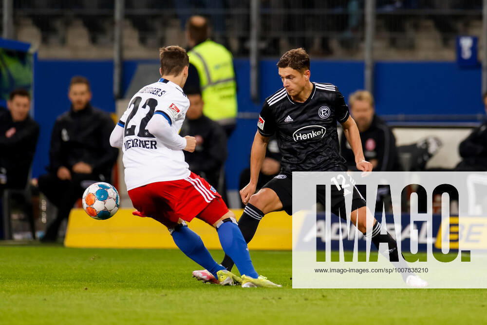 - Fußball, 2. Bundesliga 2021 22, Hamburger SV - Fortuna Düsseldorf: Robin Meißner (Hamburger SV, 22), Kristoffer Peterson (Fortuna Düsseldorf, 12) DFL REGULATIONS PROHIBIT ANY USE OF PHOTOGRAPHS AS IMAGE SEQUENCES AND OR QUASI-VIDEO.