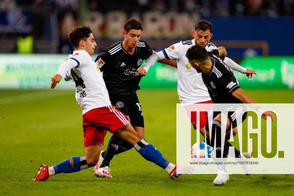 - Fußball, 2. Bundesliga 2021 22, Hamburger SV - Fortuna Düsseldorf: Ludovit Reis (Hamburger SV, 14), Kristoffer Peterson (Fortuna Düsseldorf, 12), Tim Leibold (Hamburger SV, 21), Matthias Zimmermann (Fortuna Düsseldorf, 25) DFL REGULATIONS PROHIBIT ANY USE OF PHOTOGRAPHS AS IMAGE SEQUENCES AND OR QUASI-VIDEO.