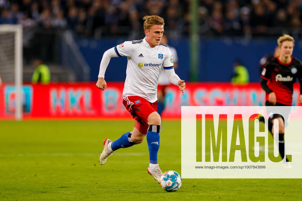 - Fußball, 2. Bundesliga 2021 22, Hamburger SV - Holstein Kiel: Mikkel Kaufmann (Hamburger SV, 11) DFL REGULATIONS PROHIBIT ANY USE OF PHOTOGRAPHS AS IMAGE SEQUENCES AND OR QUASI-VIDEO.