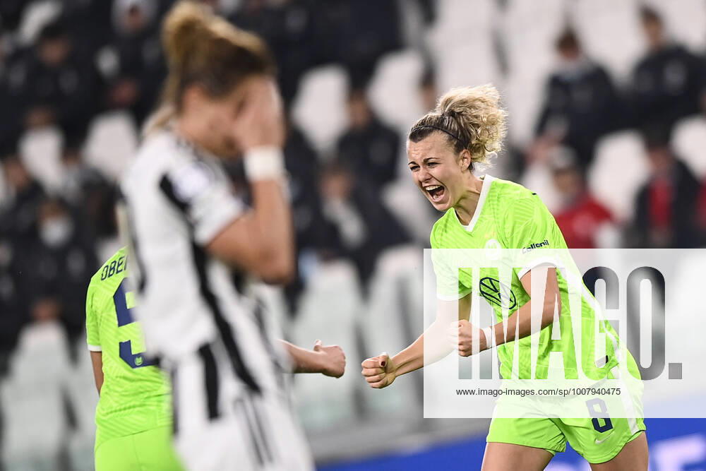 KW45 Photo LaPresse - Fabio Ferrari November, 09 2021 Turin, Italy soccer Juventus Women vs VfL Wolfsburg - Women s Champions League - Juventus stadium of Torino In the pic:Lena Lattwein(VfL Wolfsburg Women)celebrates after gol 1-1