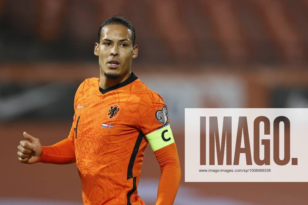 ROTTERDAM - Virgil van Dijk of Holland during the World Cup qualifier match between the Netherlands and Norway at Stadion de Kuip on November 16, 2021 in Rotterdam, Netherlands. ANP MAURICE VAN STEEN FIFA World Cup, WM, Weltmeisterschaft, Fussball Qualifier 2021 2022 ANPxSportx IVx