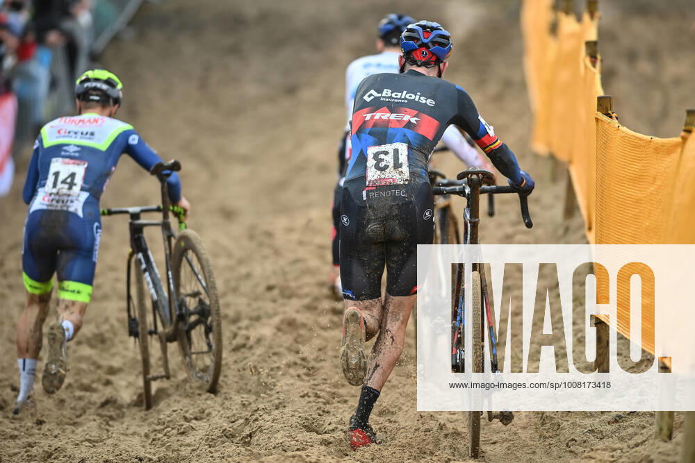 Belgian Toon Aerts pictured in action during the men s elite race of the 7th stage (out of 16) of the world cup cyclocross, in Koksijde Sunday 21 November 2021. DAVIDxSTOCKMAN x3141215x