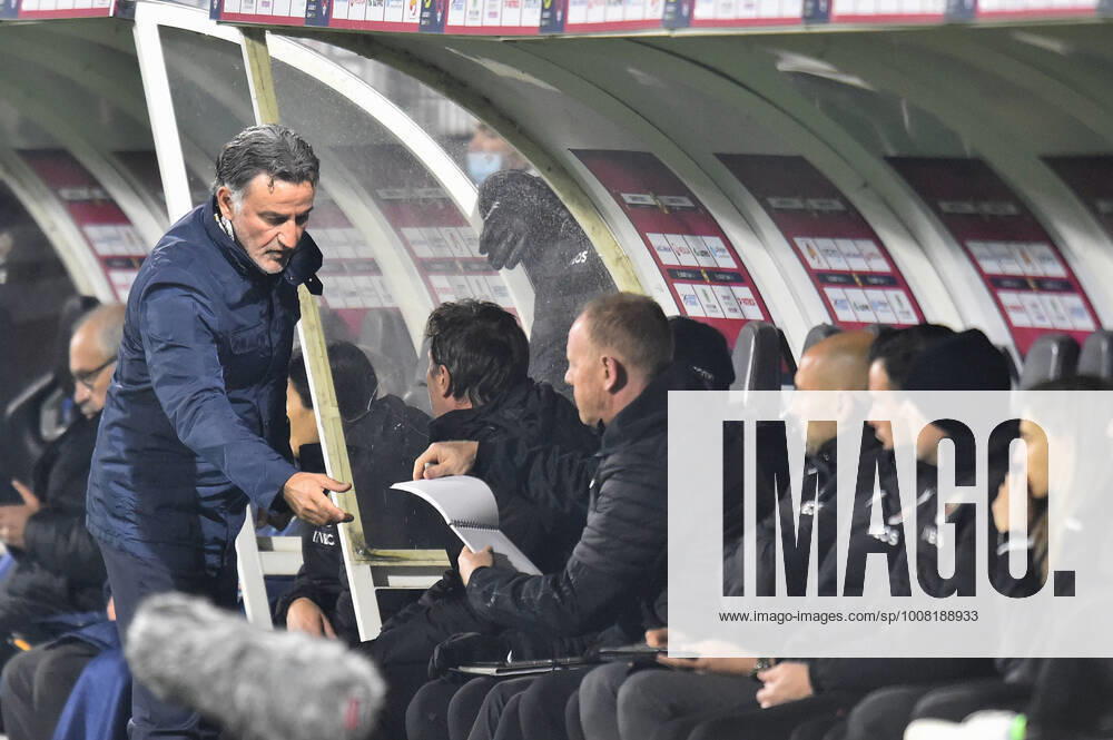 Christophe Galtier (entraineur nice) FOOTBALL : Clermont Foot 63 vs OGC Nice - Ligue 1 Uber Eats - 21 11 2021 FredericChambert Panoramic