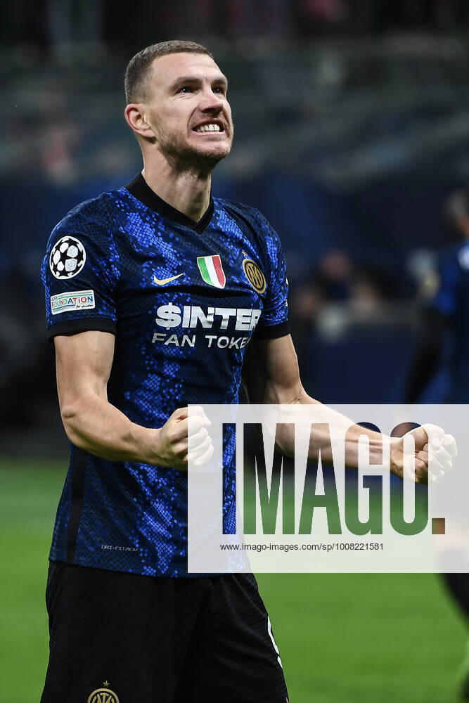 Db Milano 24 11 2021 - Champions League Inter-Shakhtar Donetsk foto Daniele Buffa Image nella foto: esultanza gol Edin Dzeko