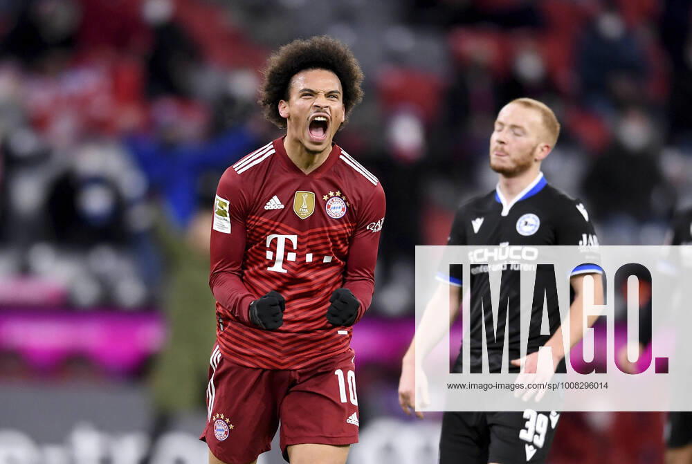 KW47 Fussball 1. Bundesliga Saison 2021 2022 13. Spieltag FC Bayern Muenchen - Arminia Bielefeld 27.11.2021 Torschuetze zum 1-0 ,. Jubel Leroy Sane (FC Bayern Muenchen)