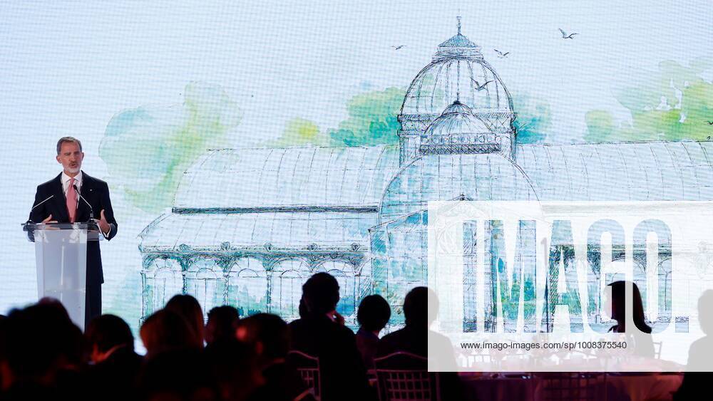 Spain s King Felipe VI delivers a speech during the welcome dinner to the assistants of the 24th edition of the World Tourism Organization (WTO) Assembly held at Cibeles Palace, in Madrid, central Spain, 30 November 2021. 24th World Tourism Organization Assembly !ACHTUNG: NUR REDAKTIONELLE NUTZUNG!