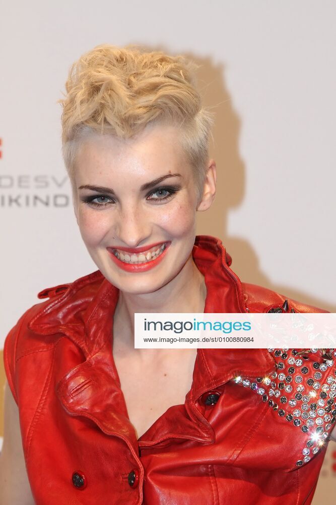 77 Anika Scheibe (Das Perfekte Model) zu Gast beim ECHO 2012 Verleihung in den Messehallen unter dem Funkturm Berlin, Berlin Berlin Deutschland Germany
