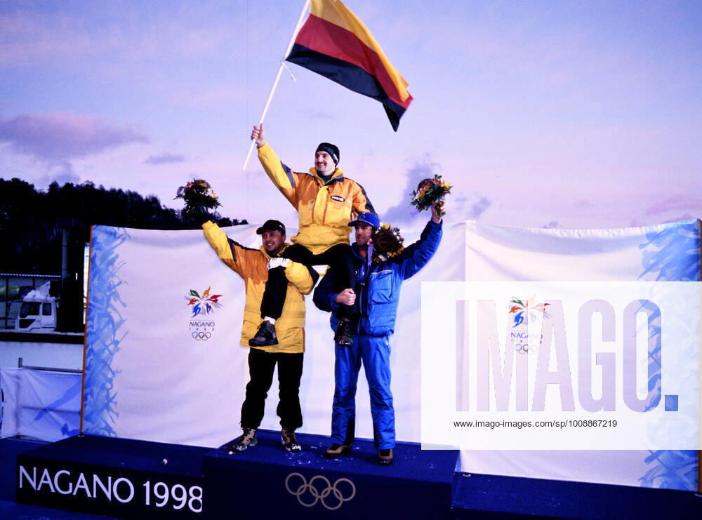 HACKL Georg Team GER Rodeln Olympiasieger mit MUELLER Jens und ZOEGGELER Armin Olympische Winterspiele 1998 in Nagano Japan vom 07. - 22. 02 1998 am 9. 02.1998 in Nagano