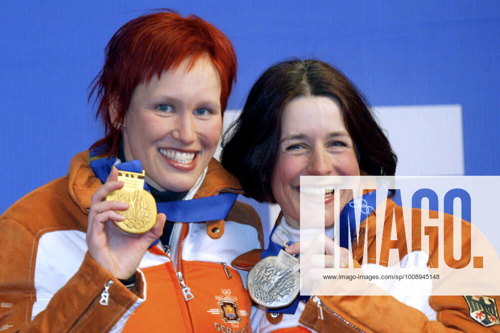 WILHEM Kati Team GER Olympiasiegerin Biathlon Sprint der Frauen mit DISL Uschi 2.Platz Biathlon Frauen Sprint 7,5 km Olympische Winterspiele 2002 Salt Lake City USA am 13. 02.2002 in Salt Lake City