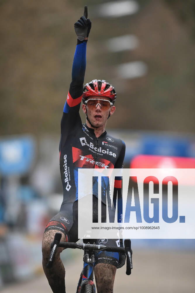 Belgian Thibau Nys celebrates as he crosses the finish line to win the men s U23 race of the Herentals Crosst cyclocross cycling race, stage 5 8 of the Trofee Veldrijden ranking, Wednesday 05 January 2022 in Herentals. DAVIDxSTOCKMAN x3166298x
