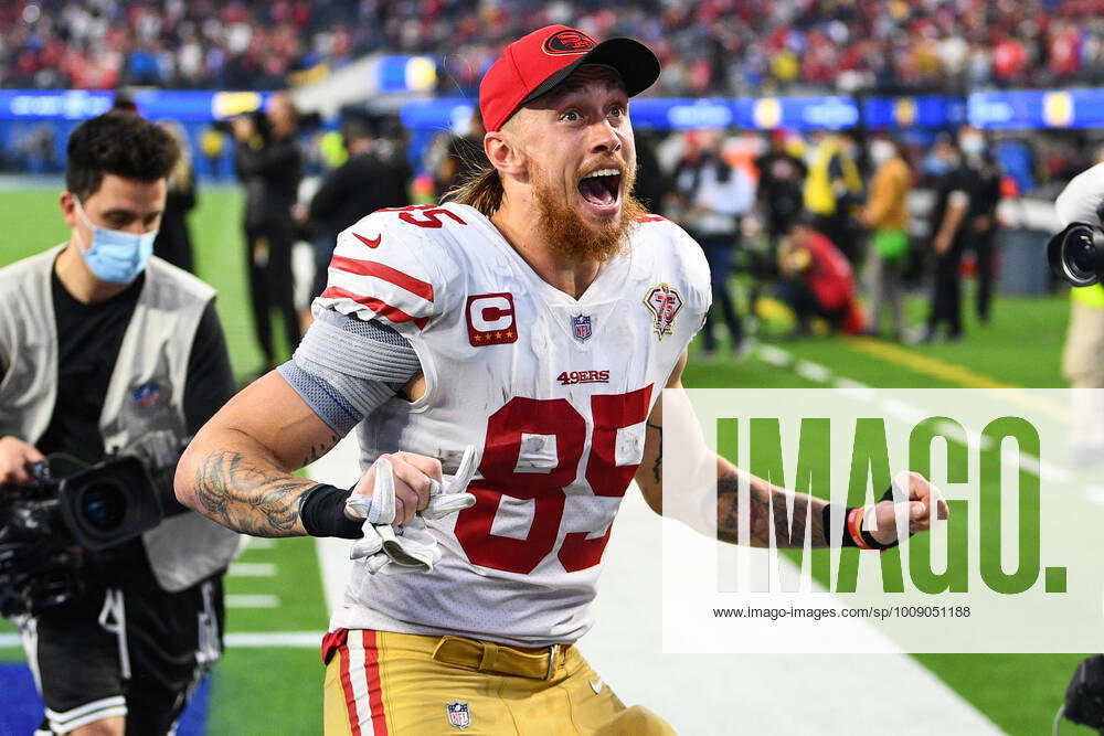 KW01 INGLEWOOD, CA - JANUARY 09: San Francisco 49ers Tight End George Kittle (85) celebrates after the NFL, American Football Herren, USA game between the San Francisco 49ers and the Los Angeles Rams on January 9, 2022, at SoFi Stadium in Inglewood, CA. (Photo by Brian Rothmuller Icon Sportswire) NFL: JAN 09 49ers at Rams Icon220109016
