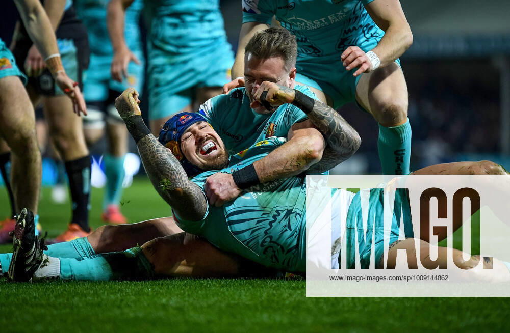 KW02 Heineken Champions Cup Round 3, Sandy Park, Exeter, England 15 1 2022 Exeter Chiefs vs Glasgow Warriors Exeter s Jack Nowell celebrates scoring a try with Stuart Hogg Jack Nowell celebrates scoring a try with Stuart Hogg 15 1 2022