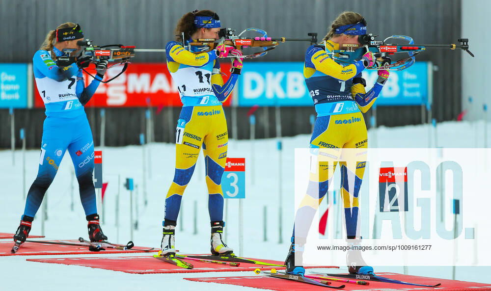 KW02 BIATHLON - IBU WC Ruhpolding RUHPOLDING,GERMANY,16.JAN.22 - BIATHLON - IBU World Cup, 10km pursuit, ladies. Image shows Anais Bescond (FRA), Hanna Oeberg and Elvira Oeberg (SWE). GEPAxpictures xThomasxBachun