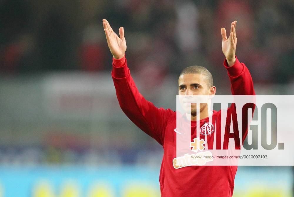 Samstag 03.03.2012, 1. Bundesliga Saison 11 12 - 24. Spieltag - FSV Mainz 05 2:1, Mohamed Zidan (1.FSV) bedank sich bei den anhängern DeFodi001