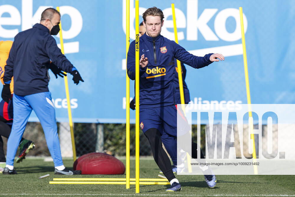 FC Barcelona, Barca Training Session Frenkie De Jong during the FC Barcelona training session previous at Copa del Rey match between Atletico de Bilbao at Ciutat Esportiva Joan Gamper on January 19, 2022 in Barcelona. Barcelona Spain Spain