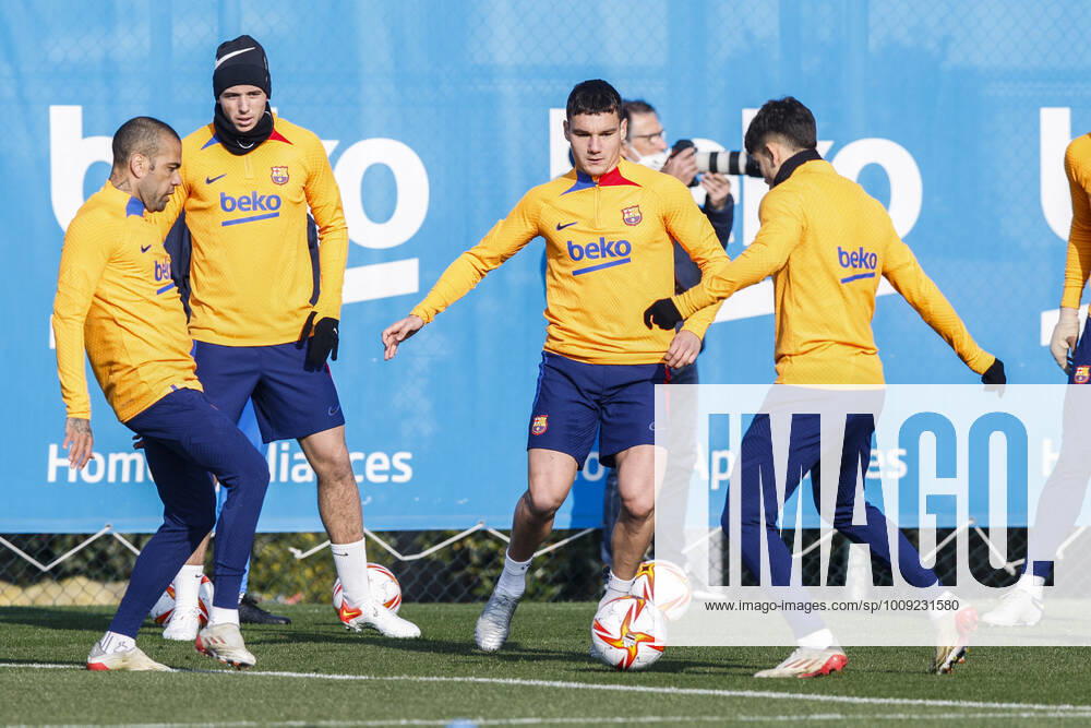 FC Barcelona, Barca Training Session Ferran Jutgla, Dani Alves, Nico Gonzalez during the FC Barcelona training session previous at Copa del Rey match between Atletico de Bilbao at Ciutat Esportiva Joan Gamper on January 19, 2022 in Barcelona. Barcelona Spain Spain