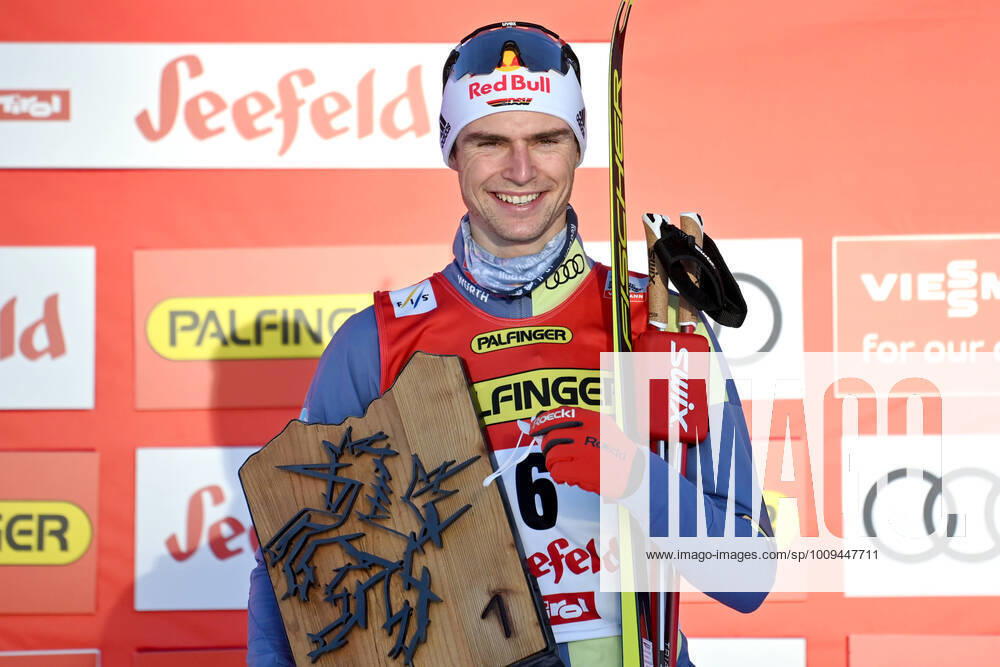 KW04 Vinzenz GEIGER (GER), winner,Sieger,Siegerehrung, Einzelwettkampf Individual Gundersen NH 10 km, FIS Weltcup Nordische Kombination in Seefeld Tirol am 29.01.2022