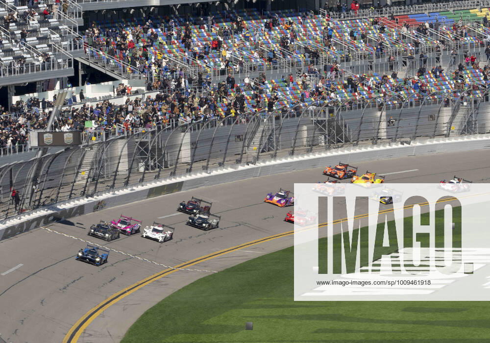 KW04 DAYTONA, FL - JANUARY 29: during the Start of the Rolex 24 IMSA Race on January 29th 2022, at Daytona Speedway in Daytona, FL. (Photo by Andrew Bershaw Icon Sportswire) AUTO: JAN 29 IMSA WeatherTech SportCar Championship - Rolex 24 At DAYTONA Icon220129024724