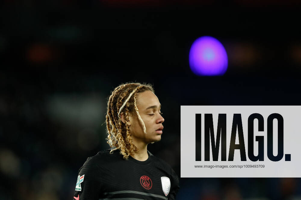 Xavi Simons (Paris Saint Germain) rate son tir au but FOOTBALL : 8e finale de la Coupe de France - PSG vs OGC Nice - 31 01 2022 AurelienMorissard Panoramic