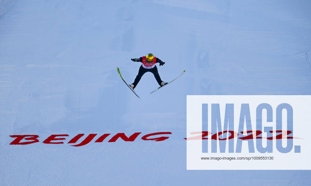 (220205) -- ZHANGJIAKOU, Feb. 5, 2022 -- Karl Geiger of Germany competes during the Ski jumping, Skispringen, Ski, nordisch men s normal hill individual qualification at the National Ski Jumping Centre in Zhangjiakou, north China s Hebei Province, Feb. 5, 2022. ) (BEIJING2022)CHINA-ZHANGJIAKOU-SKI JUMPING-MEN S NORMAL HILL INDIVIDUAL-QUALIFICATION (CN) FengxKaihua