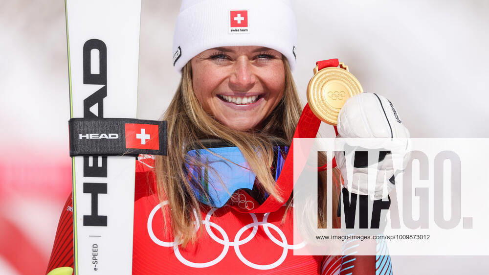 KW 07 OLYMPICS - Winter Olympic Games, Olympische Spiele, Olympia, OS Beijing 2022 YANQING,CHINA,15.FEB.22 - OLYMPICS, ALPINE SKIING - Winter Olympic Games Beijing 2022, downhill, ladies. Image shows the rejoicing of Corinne Suter (SUI). Keywords: medal. GEPAxpictures xDanielxGoetzhaber