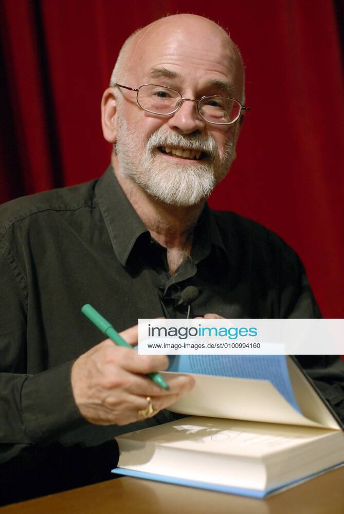 14 Portrait:Terry Pratchett im Haus der Berliner Festspiel in Berlin, Britischer Autor, Schriftsteller, Scheibenwelt, Portraet, Porträt, Literatur, Berlin Deutschland, Germany