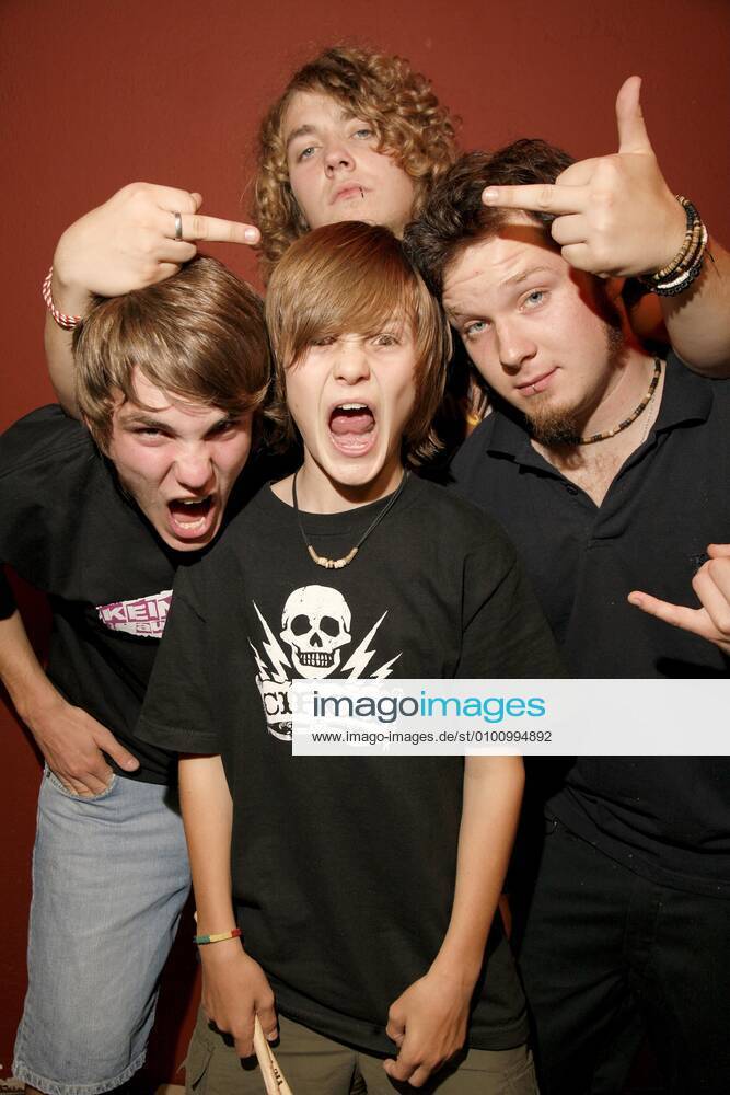 12 Fotoshooting: Die Killerpilze, im Backstage vor ihrem Konzert im berliner Silverwings, Punkrock, Tenniepunk, Deutschrock Berlin Deutschland, germany