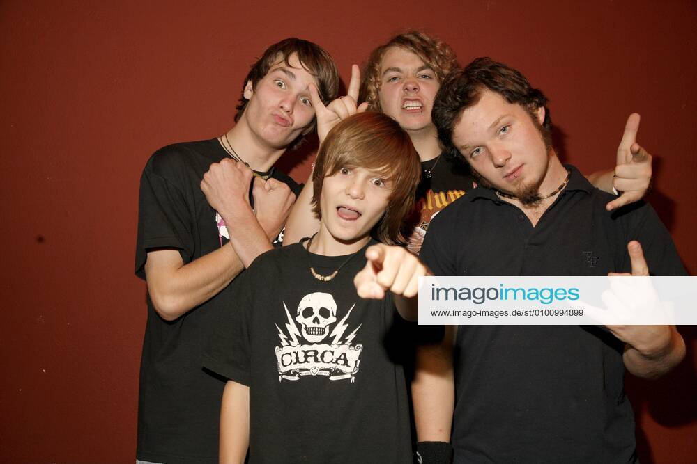 12 Fotoshooting: Die Killerpilze, im Backstage vor ihrem Konzert im berliner Silverwings, Punkrock, Tenniepunk, Deutschrock Berlin Deutschland, germany