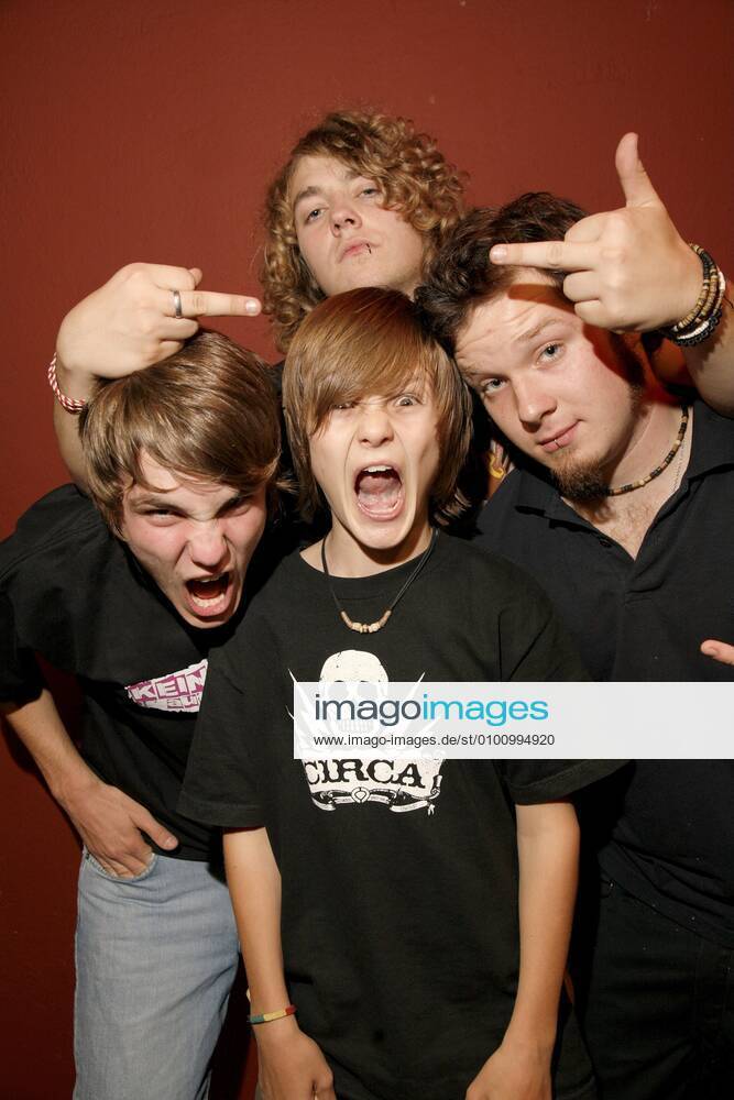12 Fotoshooting: Die Killerpilze, im Backstage vor ihrem Konzert im berliner Silverwings, Punkrock, Tenniepunk, Deutschrock Berlin Deutschland, germany