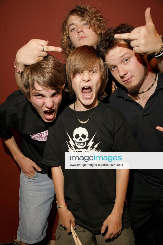 12 Fotoshooting: Die Killerpilze, im Backstage vor ihrem Konzert im berliner Silverwings, Punkrock, Tenniepunk, Deutschrock Berlin Deutschland, germany