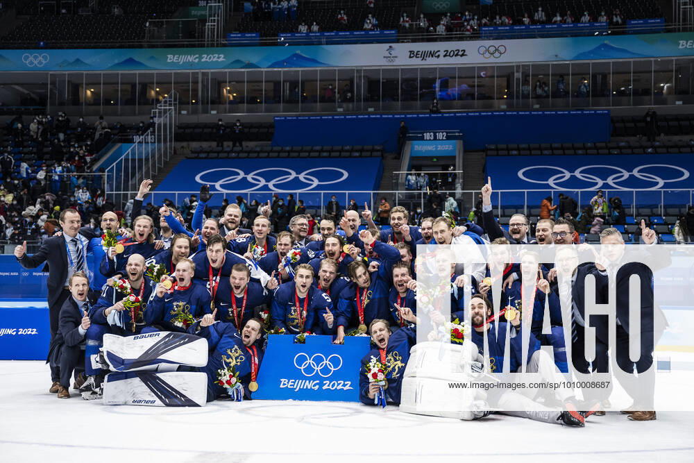 KW 07 220220 Players of Finland celebrate after the men s Ice hockey, Eishockey final game between Finland and ROC (Russia) during day 16 of the 2022 Winter Olympics on February 20, 2022 in Beijing. Photo: Maxim Thore BILDBYRAN kod MT MT0334 bbeng ishockey ice hockey Olympic Games, Olympische Spiele, Olympia, OS olympics winter olympics os ol olympiska spel vinter-os olympiske leker peking peking 2022 beijing 2022 beijing 2022 olympic games beijing 2022 winter olympic games peking-os beijing-ol vinter-ol final ryssland finland russia jubel