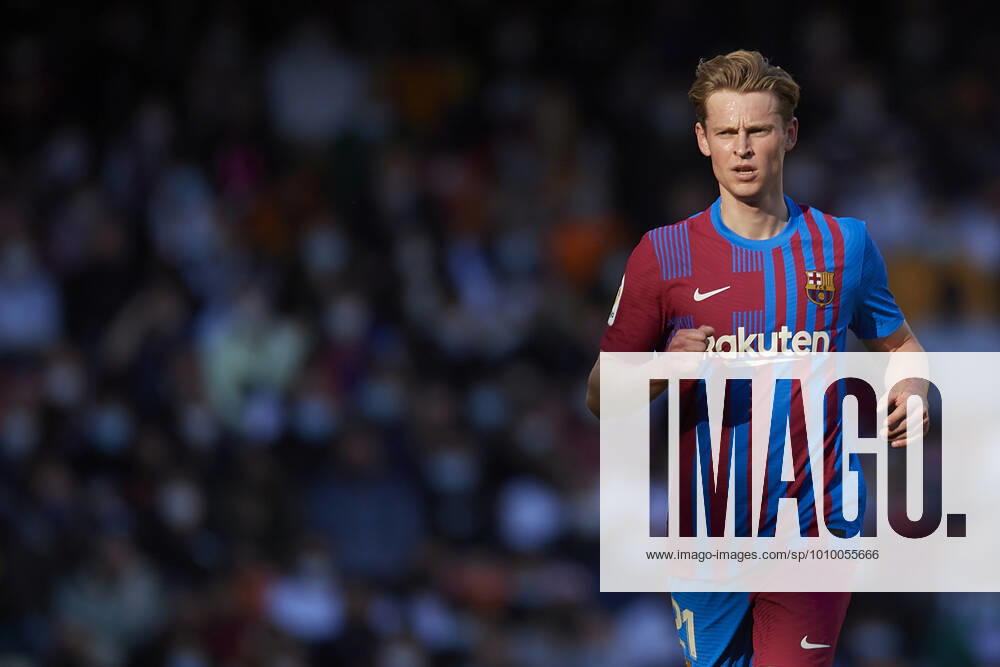 Valencia CF v FC Barcelona, Barca - La Liga Santander Frenkie de Jong of Barcelona during the LaLiga Santander match between Valencia CF and FC Barcelona at Estadio Mestalla on February 20, 2022 in Valencia, Spain. Valencia Spain