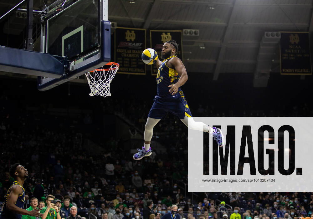 The Indiana Pacers Power Pack perform at halftime of NCAA, College League, USA Basketball game action between the Georgia Tech Yellow Jackets and the Notre Dame Fighting Irish at Purcell Pavilion at the Joyce Center in South Bend, Indiana. Notre Dame defeated Georgia Tech 90-56. CSM USA - ZUMAc04_ 20220226_zaf_c04_675