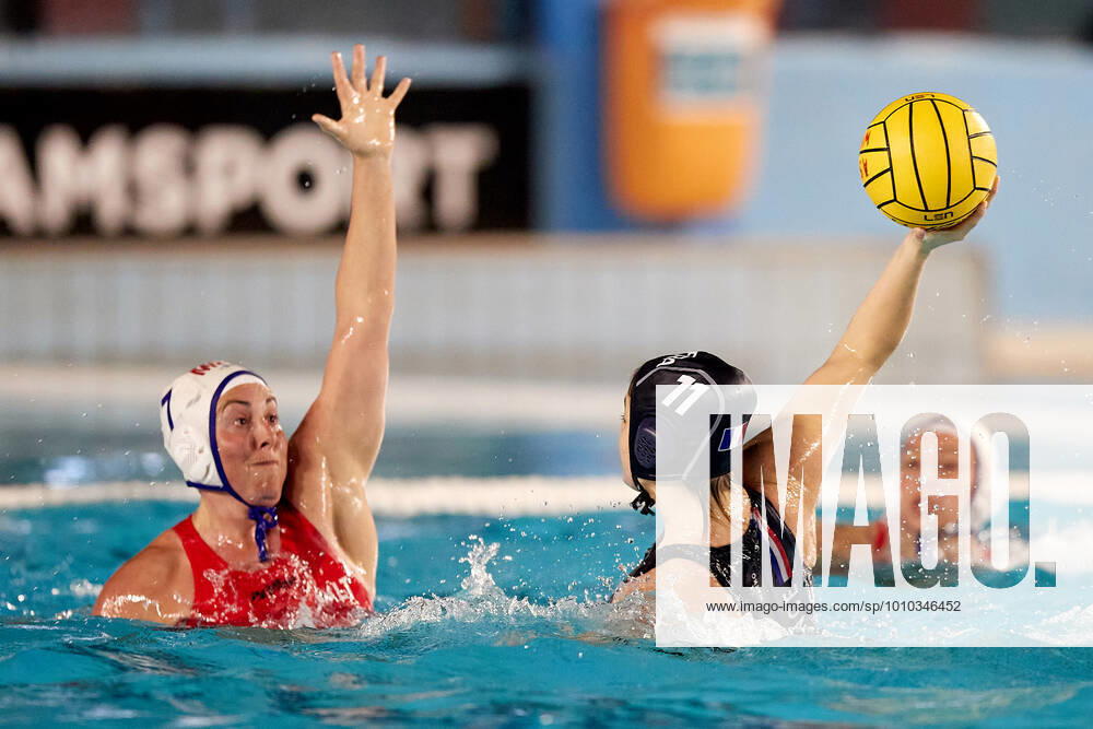 France womens Water polo, Wasserball national team, Nationalteam player Yaelle Deschampt (R) is confronted by Maltas Francesca Paolella (L) during the LEN Womens European Water Polo Championships Qualifying Tournament Group C 2022 water polo match between Malta and France at the National Pool, Tal-Qroqq, Malta on 04.03.2022 Womens Water Polo - Malta v France LEN_WOMEN_EQ_2022