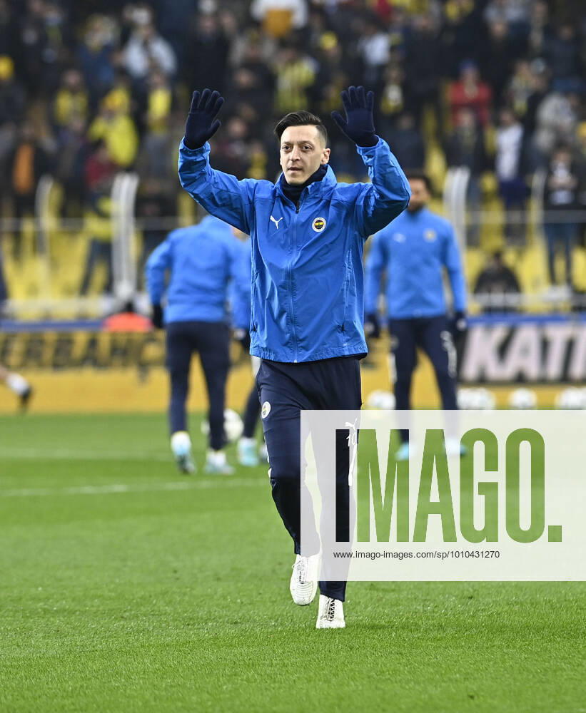Mesut Ozil of Fenerbahce during the Turkish Super League football match between Fenerbahce and Trabzonspor at Ulker Stadium n Istanbul , Turkey on March 06 , 2022. ( Photo : Seskimphoto ) Fenerbahce vs Trabzonspor 06032022